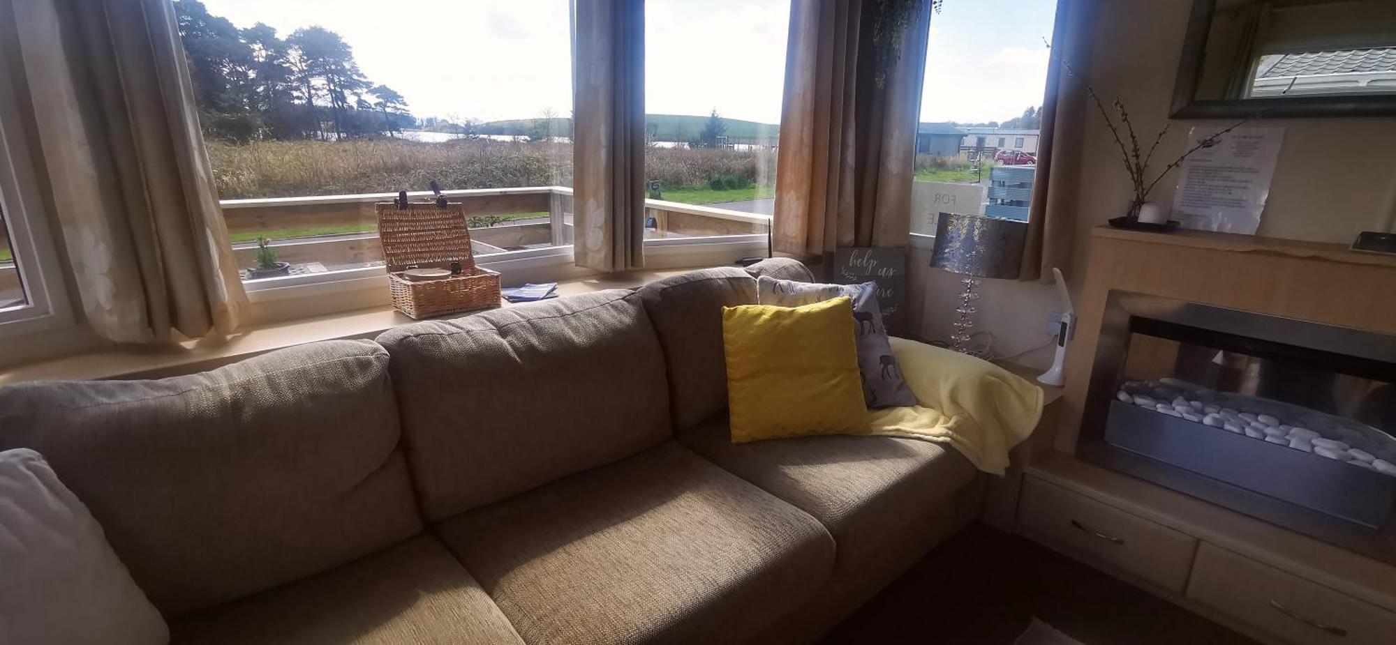 Delightful 3-Bedroom Static Caravan With Lazy Spa And Loch View Balminnoch المظهر الخارجي الصورة